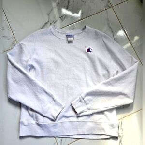 Woman's white champion crew neck sweater